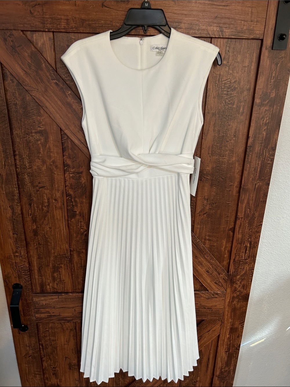 Calvin Klein White Sleeveless Twist-Waist Pleated Midi Dress - Picture 4 of 9